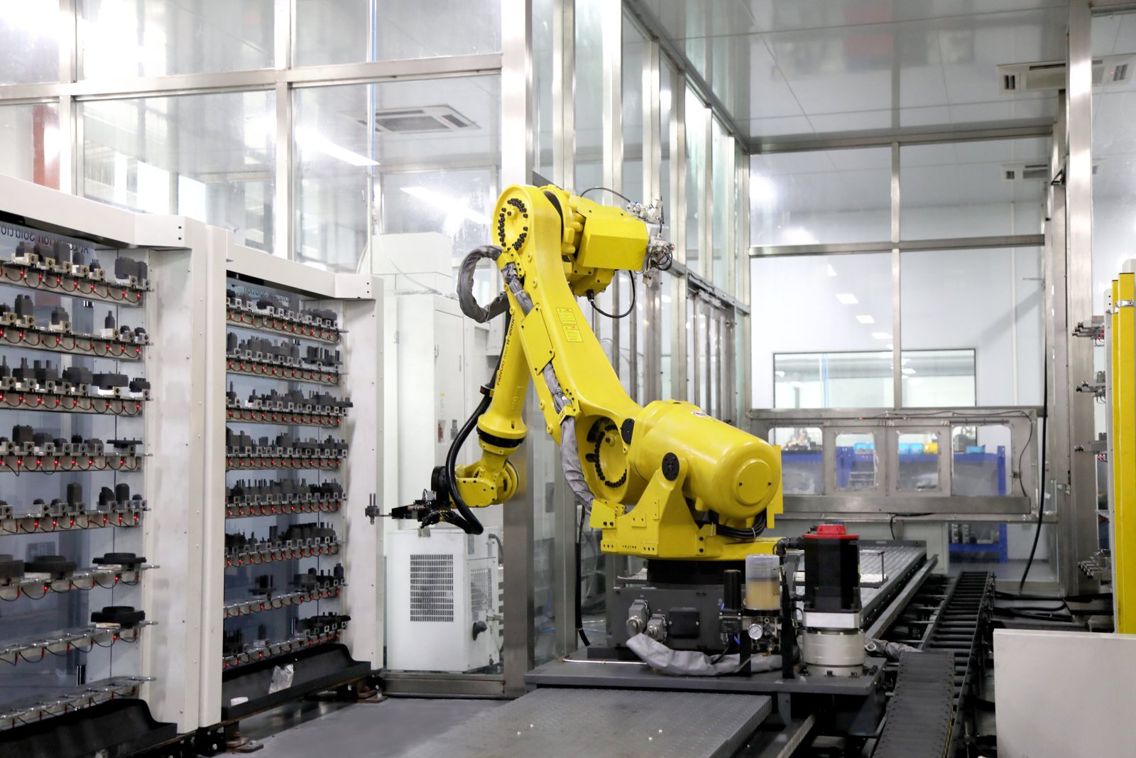 FANUC robot automatic loading cell
